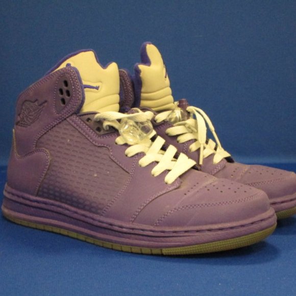 Retro Nike Air Jordan Basketball Shoes Mens 7.5 main image 4